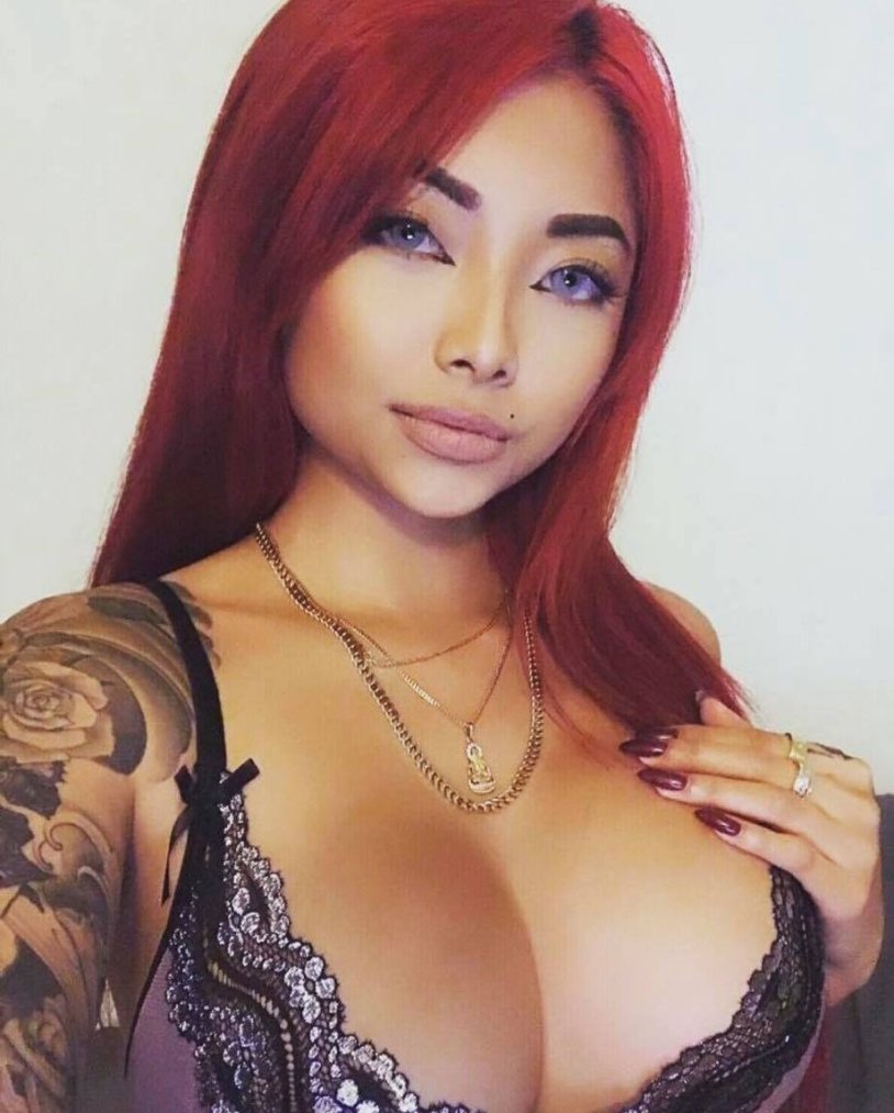 Cassie Cage 11 swimsuit