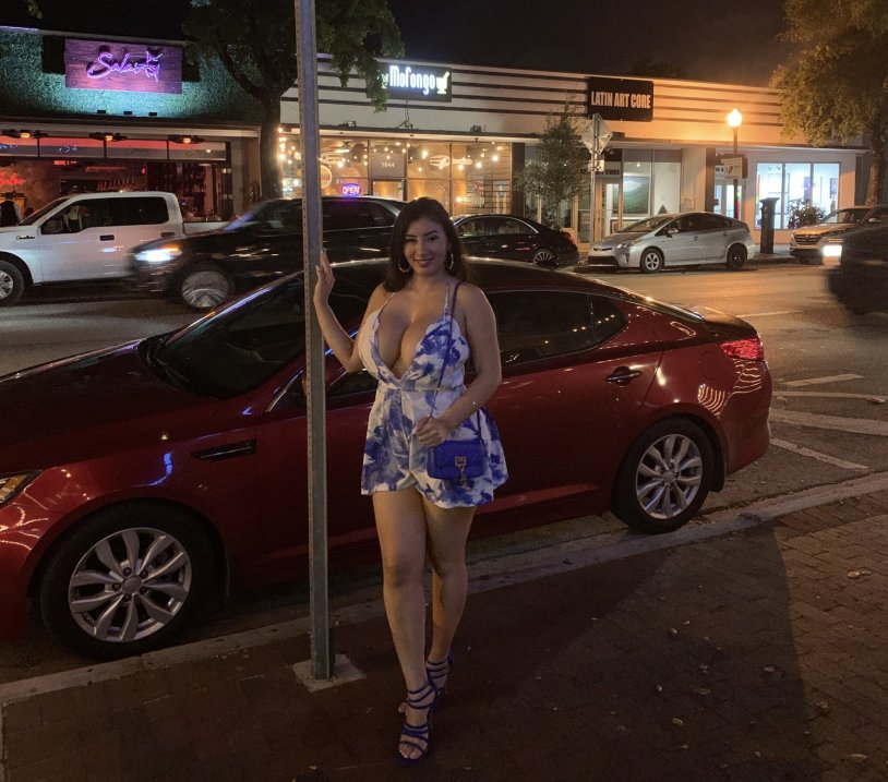 Spicyjentertain Selena adams