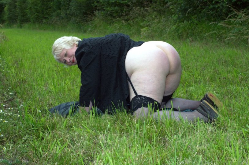 Haro old women in nature