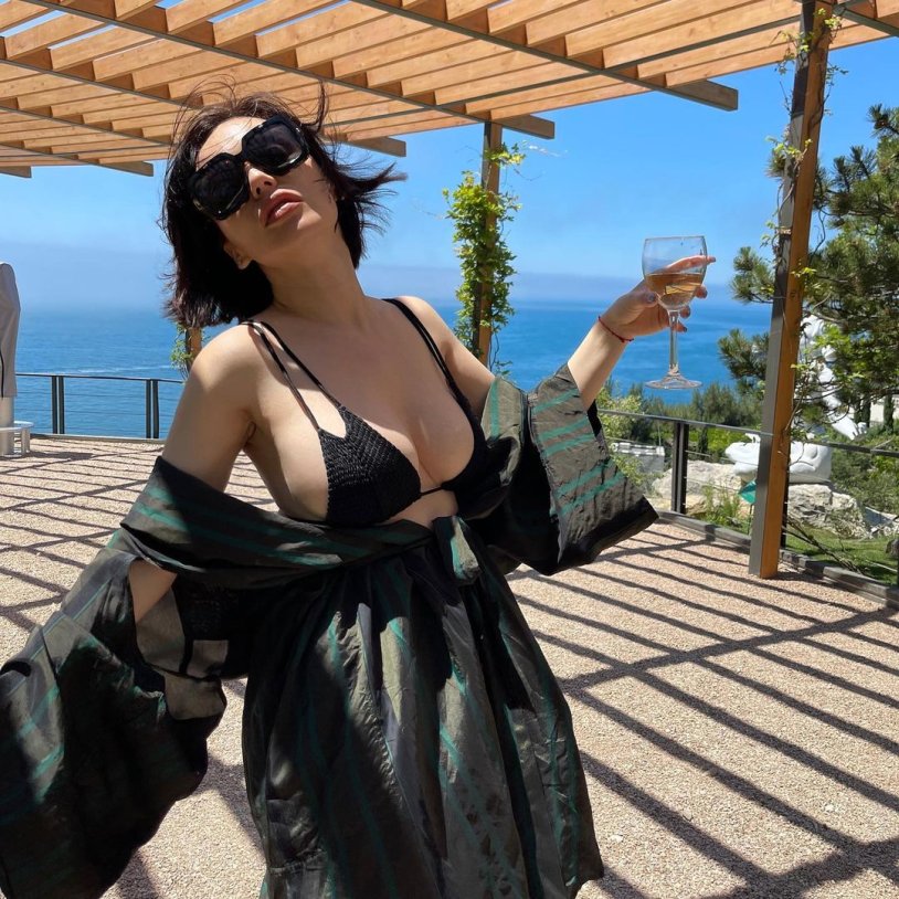 Olga Deryabkina singer