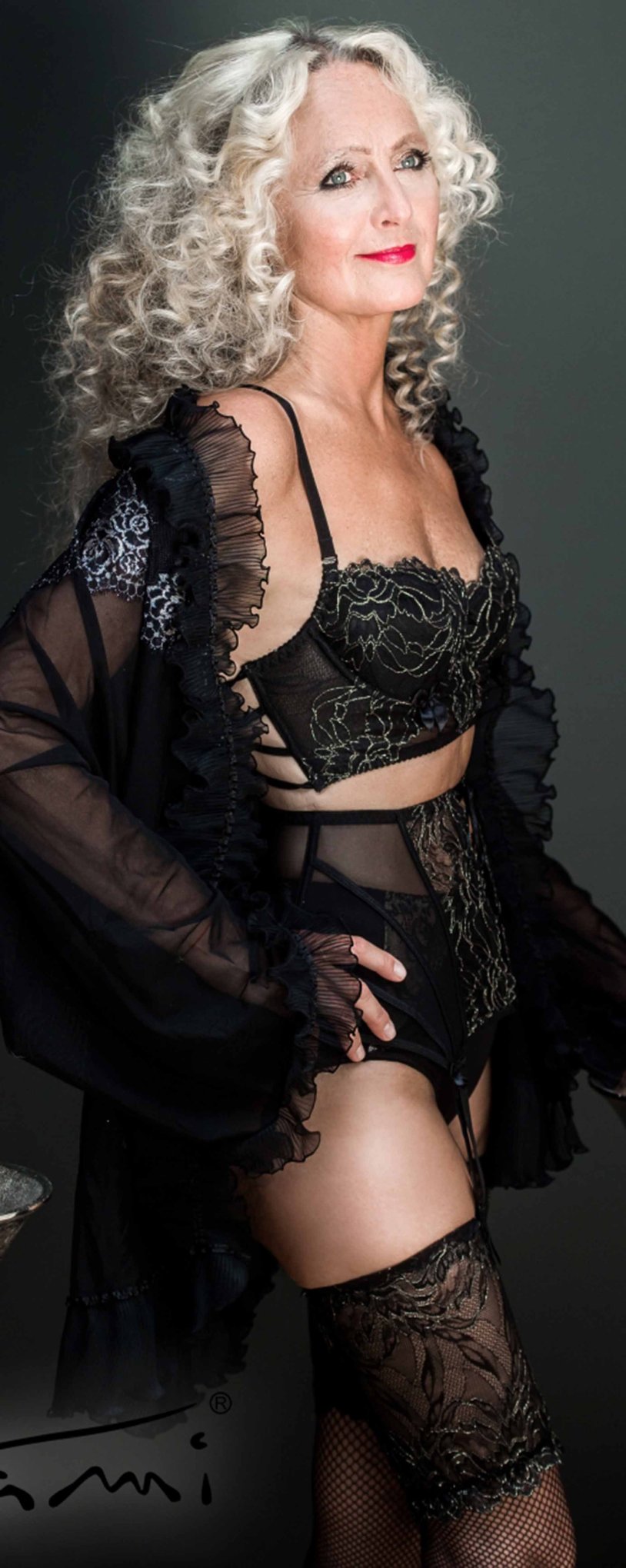 Adult aunts in shorts