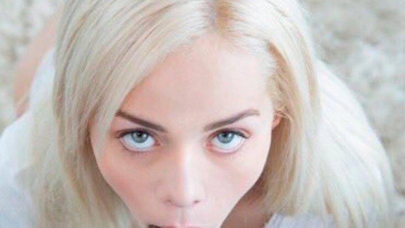 Elsa Jean Selfie 2020