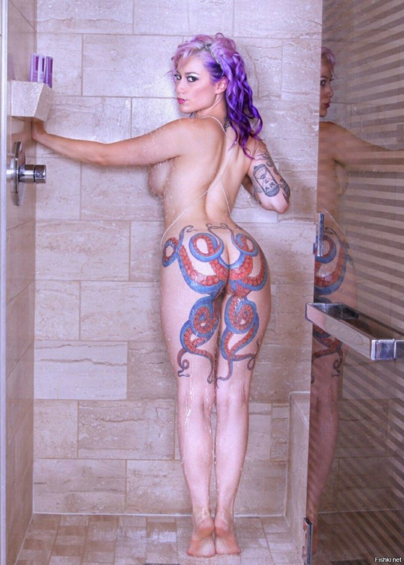 Porn actress with tattoo octopus