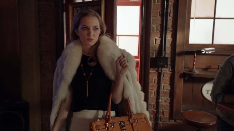 Tina Tarusina in linen