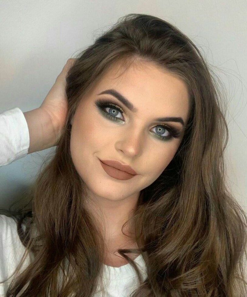 Taylee Wood is Back to Taste African Champagne