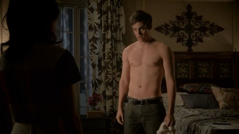 Daniel Sharman Wolf Naked