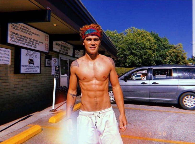 Veronika Riverdale Jacuzzi