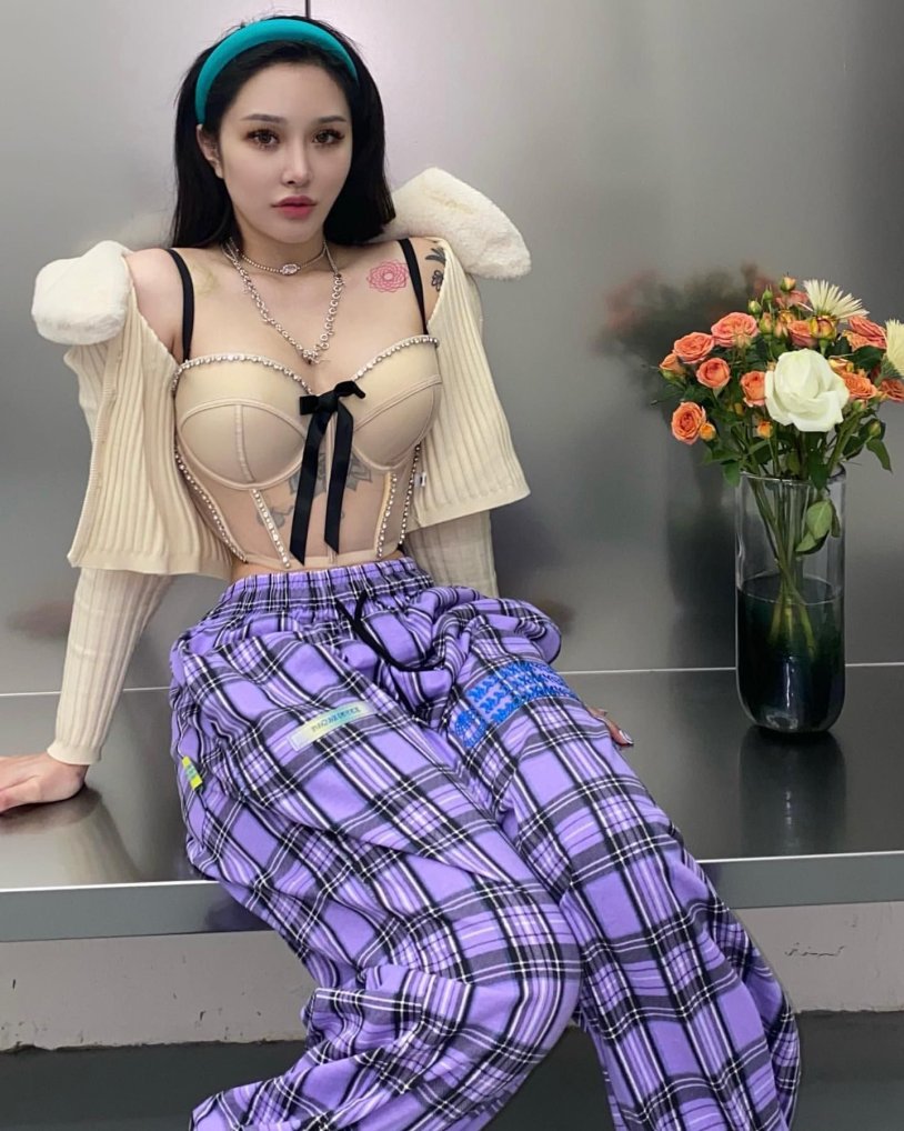 Songyuxin_hitomi ￼ Subscribe ￼ ￼