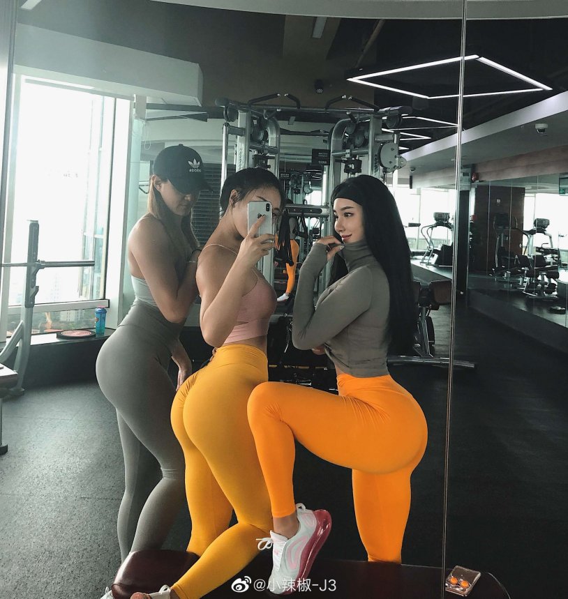 Songyuxin Hitomi Weibo