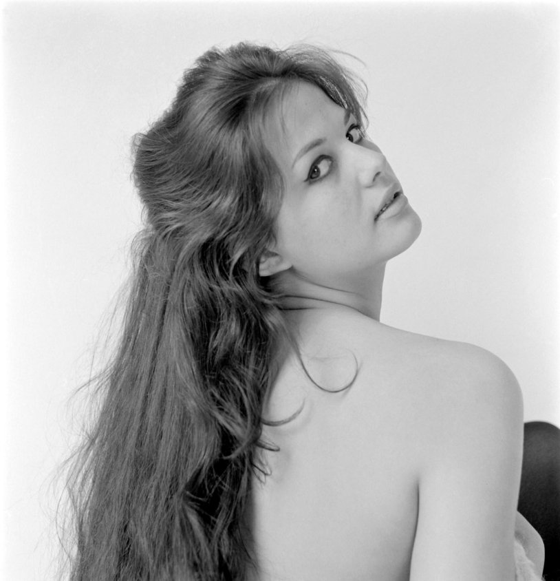 Claudia Cardinal Leg