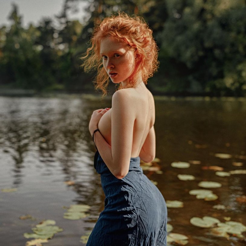 Red -haired shameless neighbor