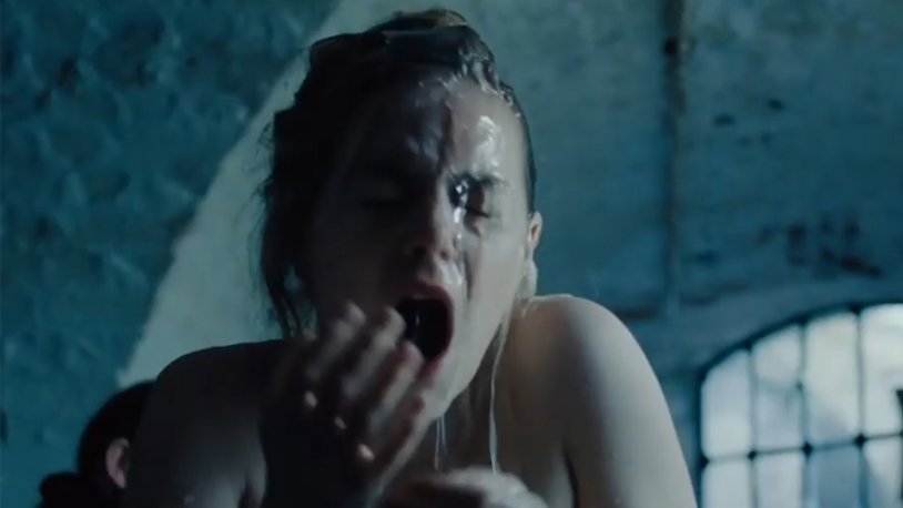 Emma Votson in underwear