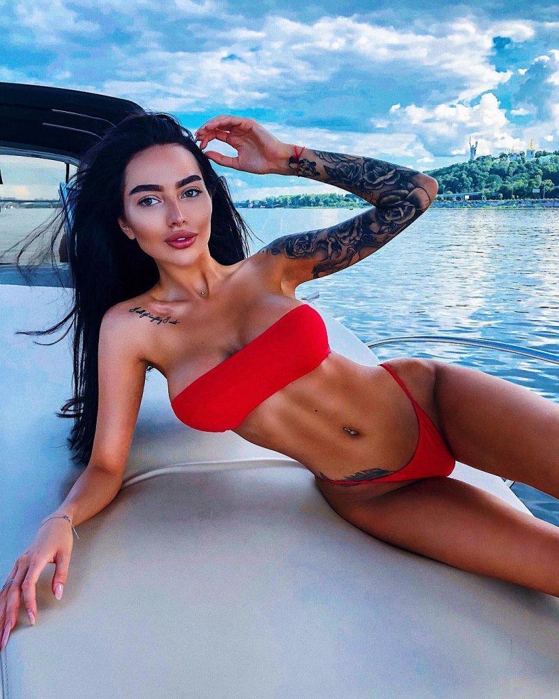 Ukrainian Kim Kardashian Alena Omovich