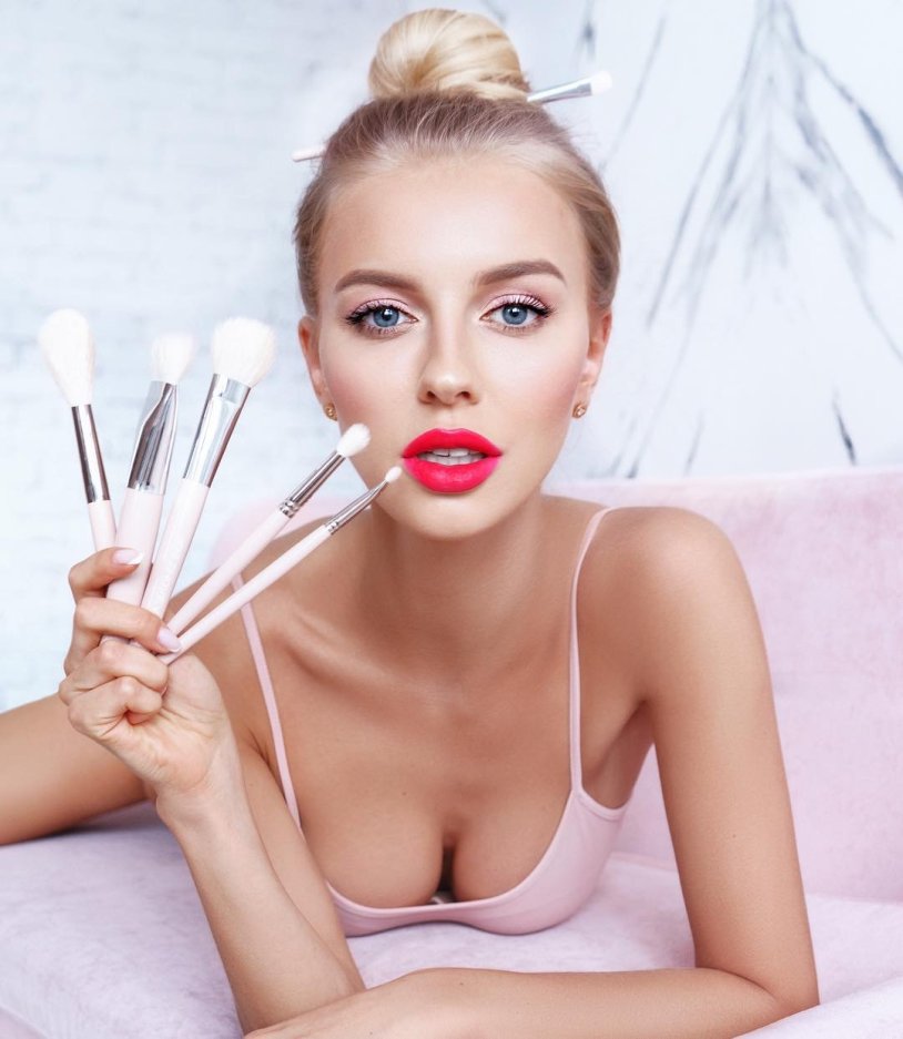 Many girls wallpaper