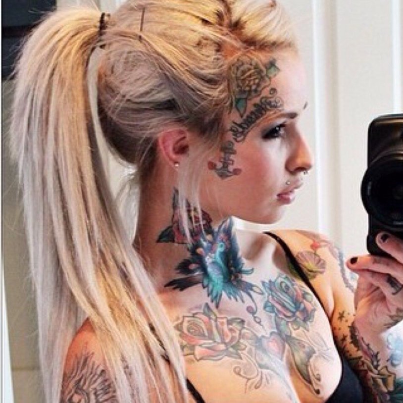 Tattoo model Carolina Grace