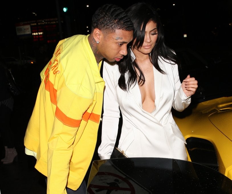 ZhMzh by the basin Kylie Jenner