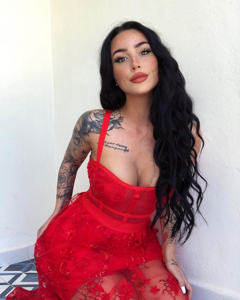 Noemi Bazinet in a swimsuit