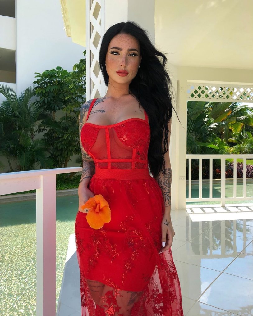 Wet body of the girl