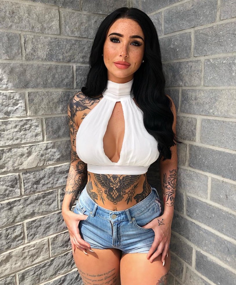 Camilla Leblank Bazinet on the beach