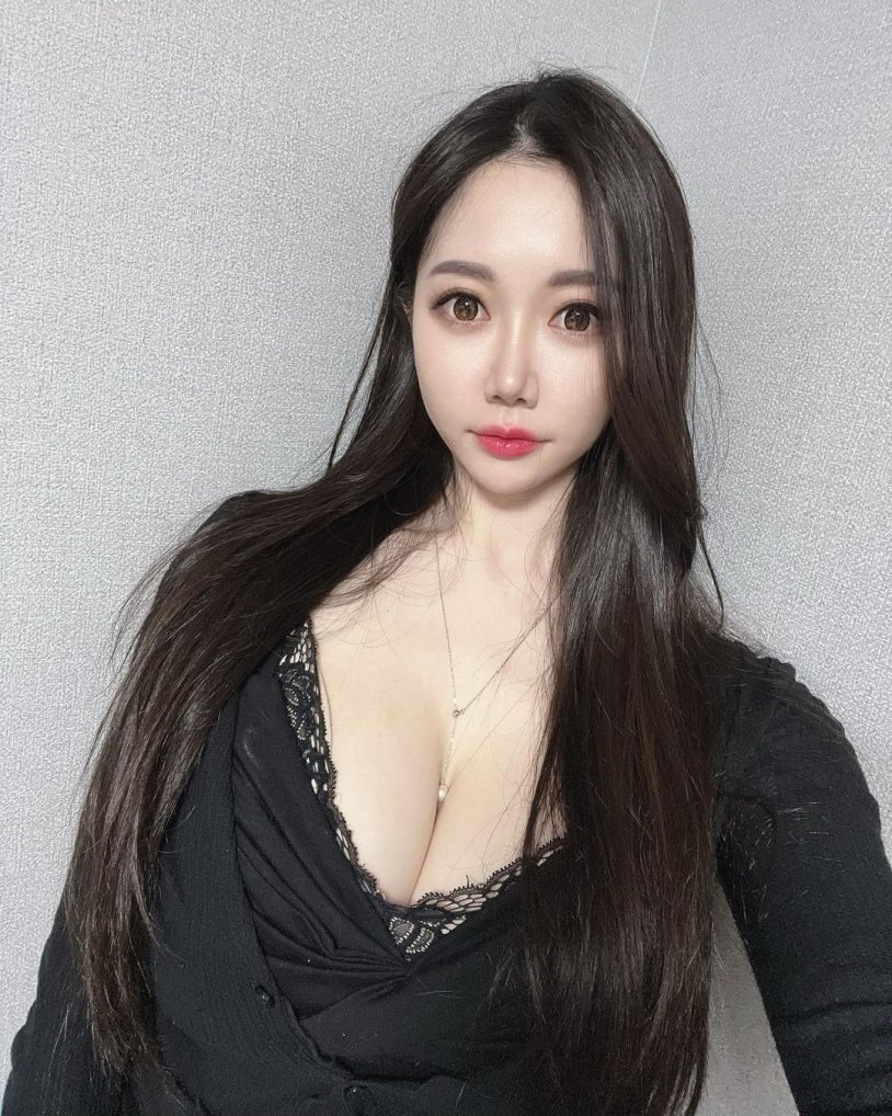 19 year old Chinese woman Gao Qian