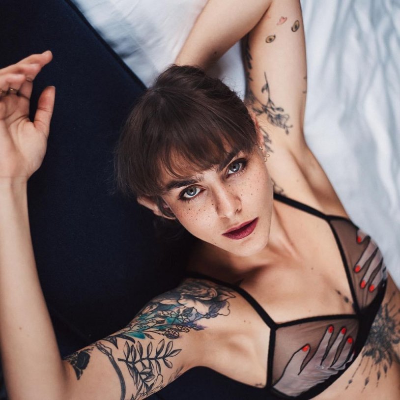 Olga Hareba Dana Queen