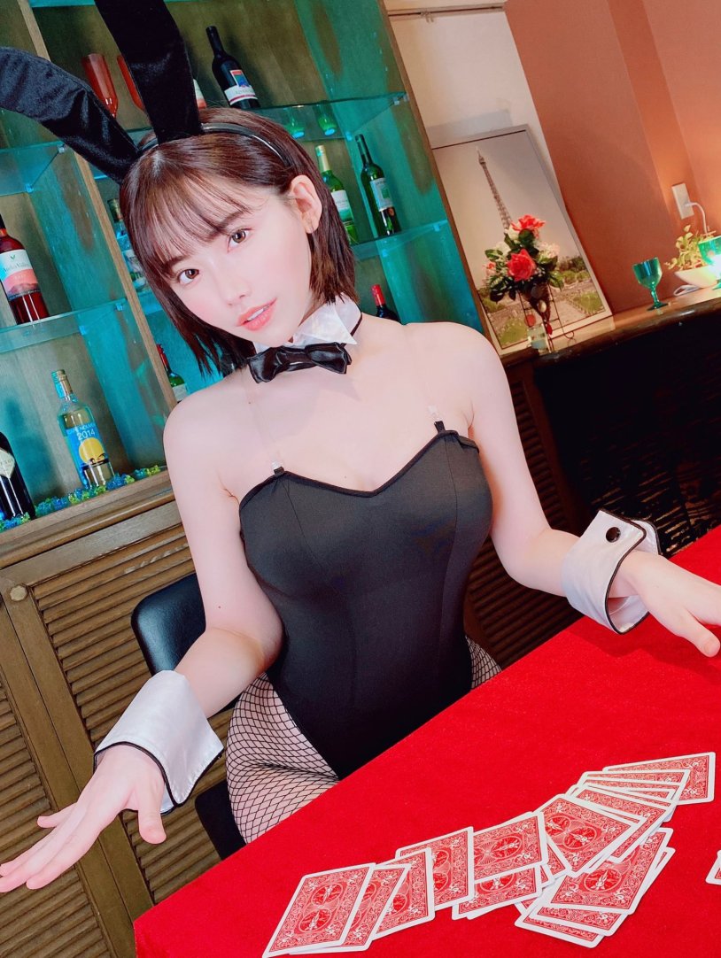 Eimi Fukuda Biography