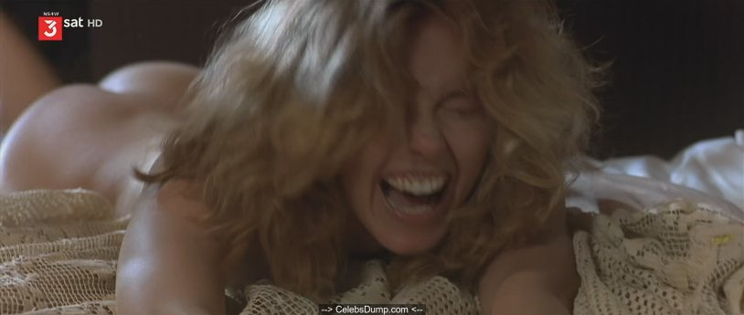 Naked Greta Istyndi Striptease