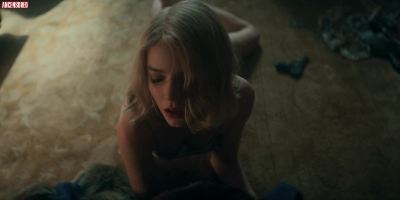 Anya Taylor-joy spit her chest
