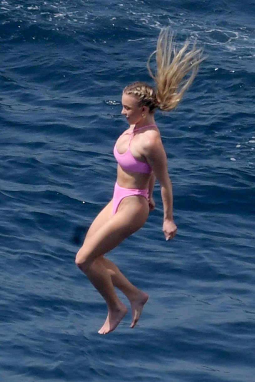 Sidney Suini in bikini