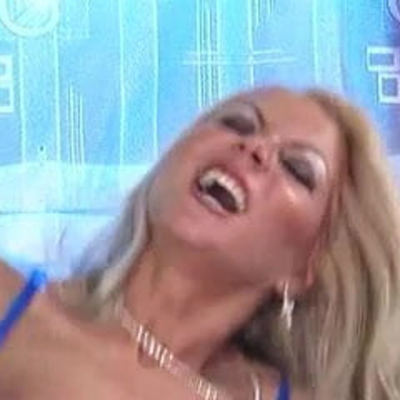 Joline, UK Webslut Complete Naked Milf. Photo #11