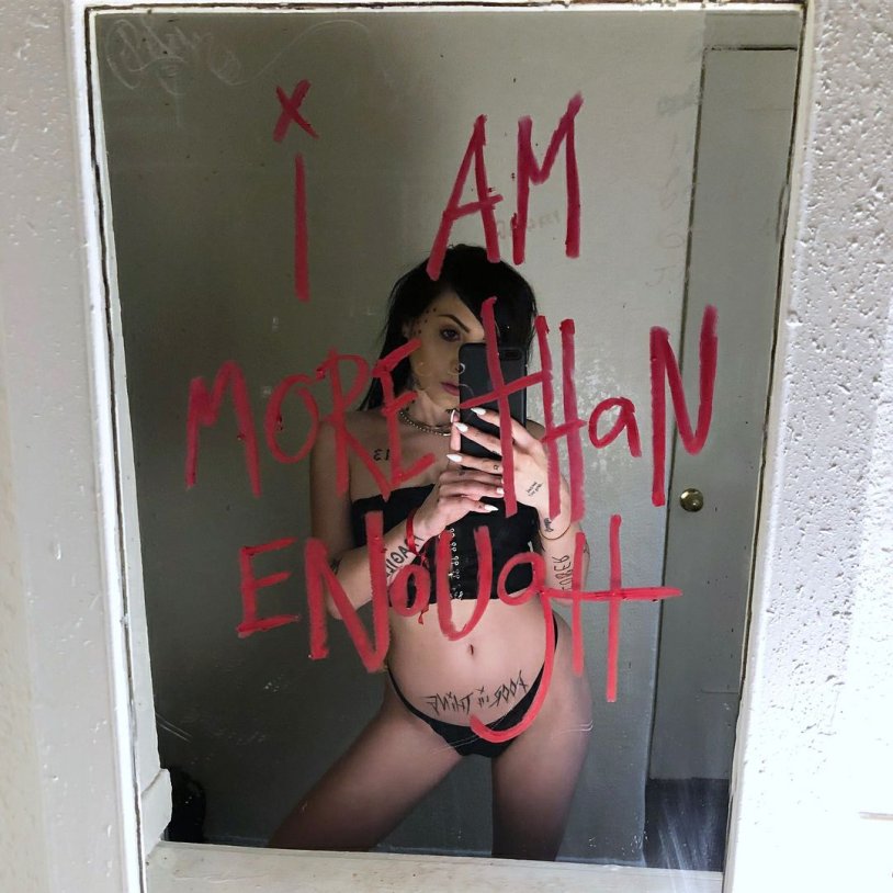 TUPUR PLEAR PHOTOS Naked