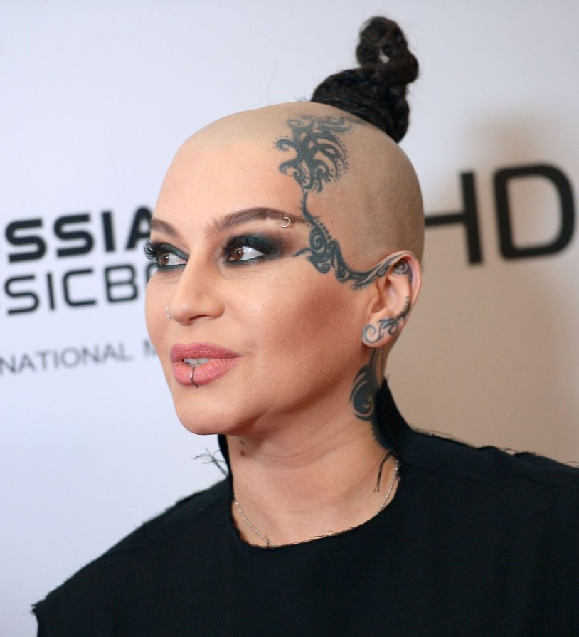 Nargiz Zakirova hairstyle