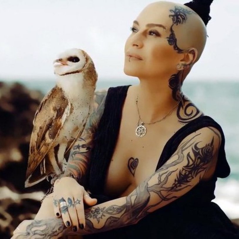 Nargiz Zakirova Piercing