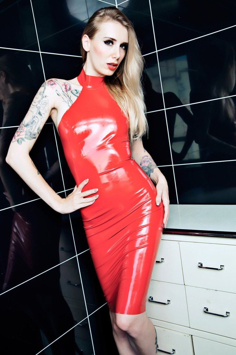 Miss Aurelia Velvet XXX