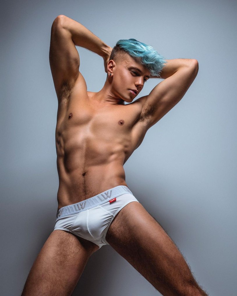 Adam Jakubowski Naked with Enrico Lavigne