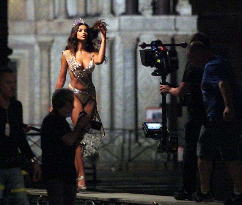 Madalina Gener Paparazzi