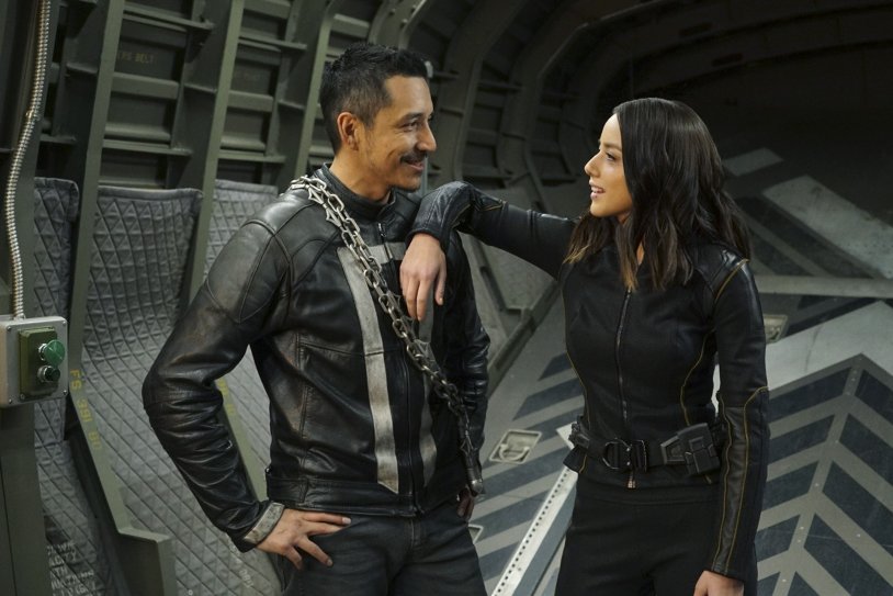 Agents shield Daisy and Robbie Arty