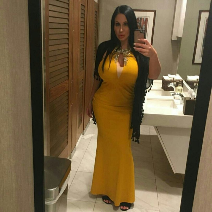 Sybil Stallone Selfie