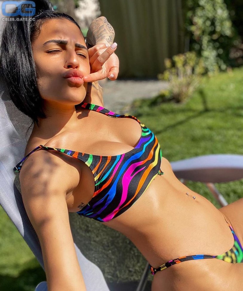 Anna santos mc mirella