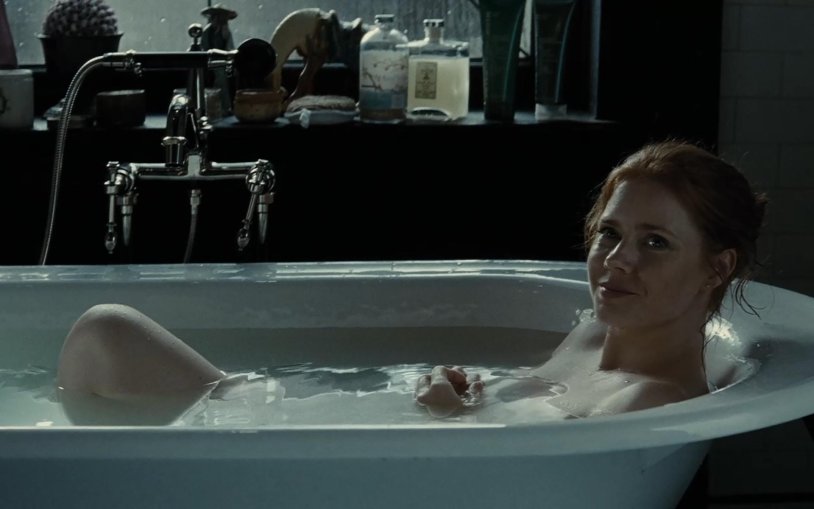 Amy Adams Lois Lain in the bathroom