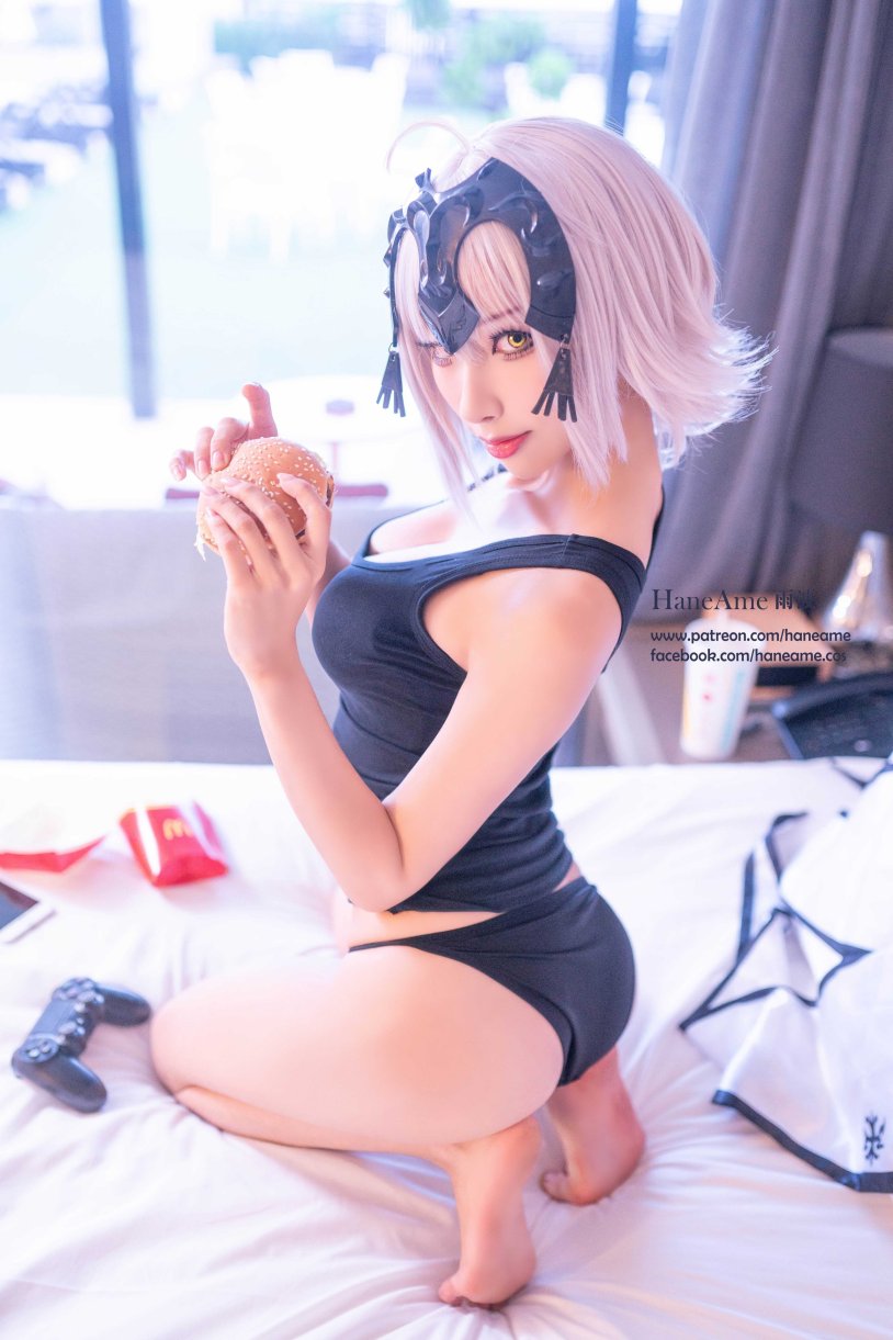 Helly Valentine Ahri The Baddest