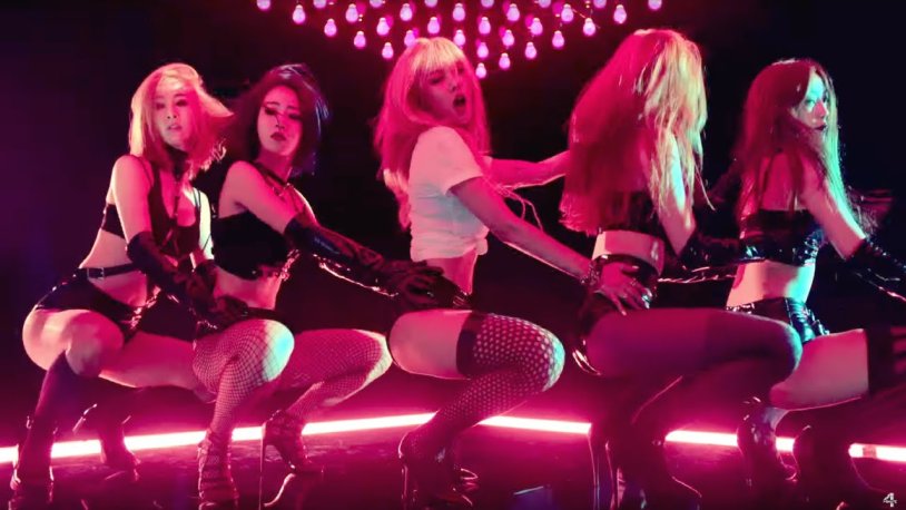Blackpink group in underwear