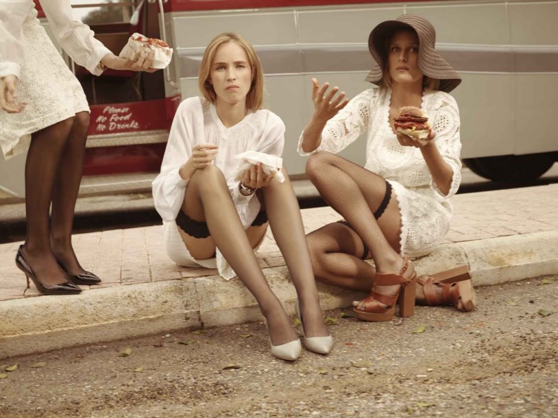 Photoshoot of girlfriends