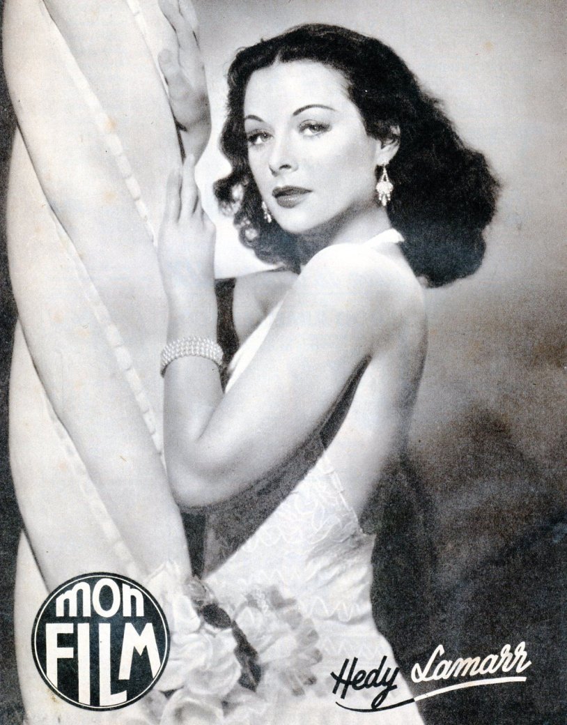 Hedy Lamarr bathing in the lake