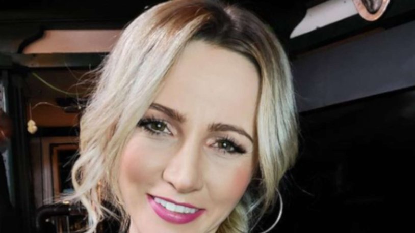 Melissa Naschenweng in Leather