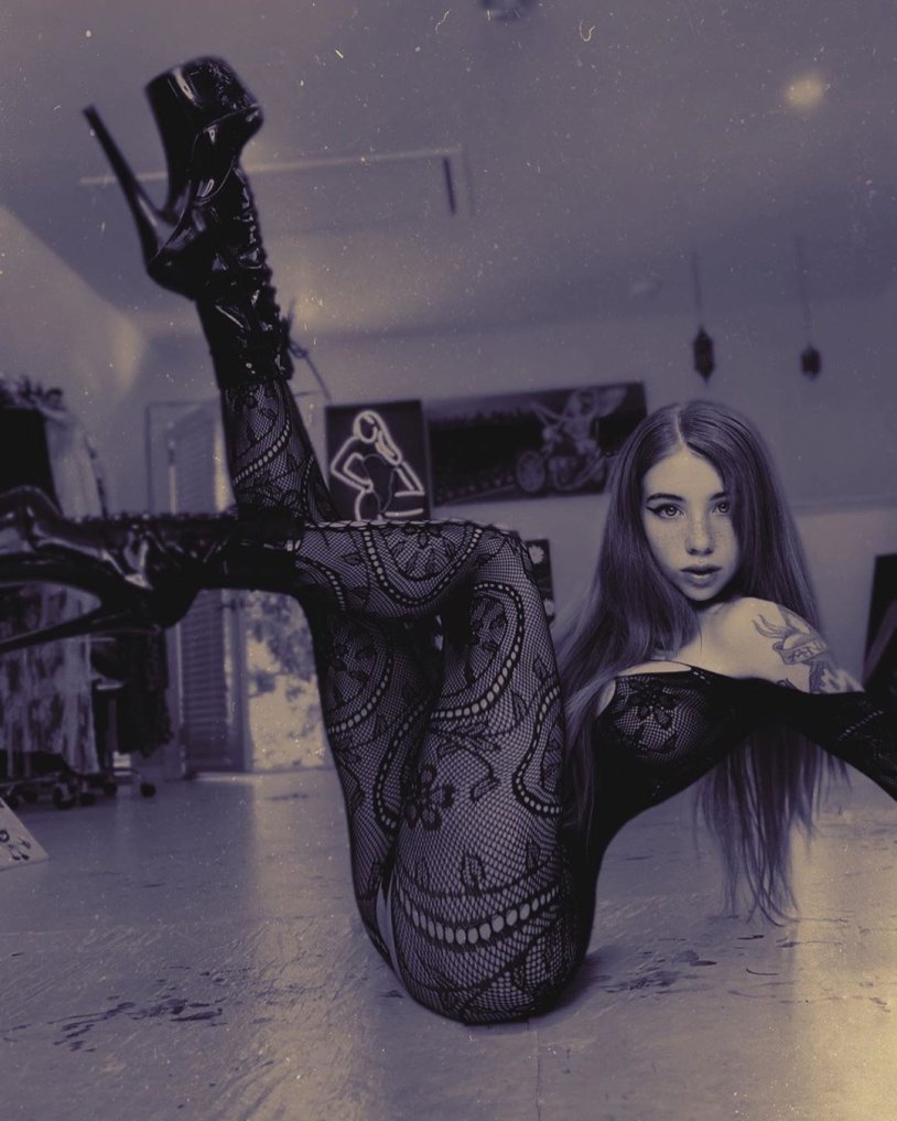 Diana Deets Solo Masturbation