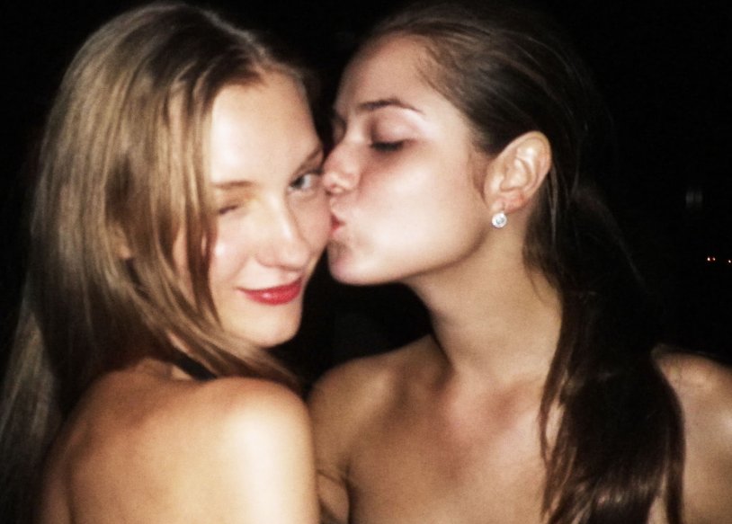 Anya Dasha Krezi Holide Prohibition