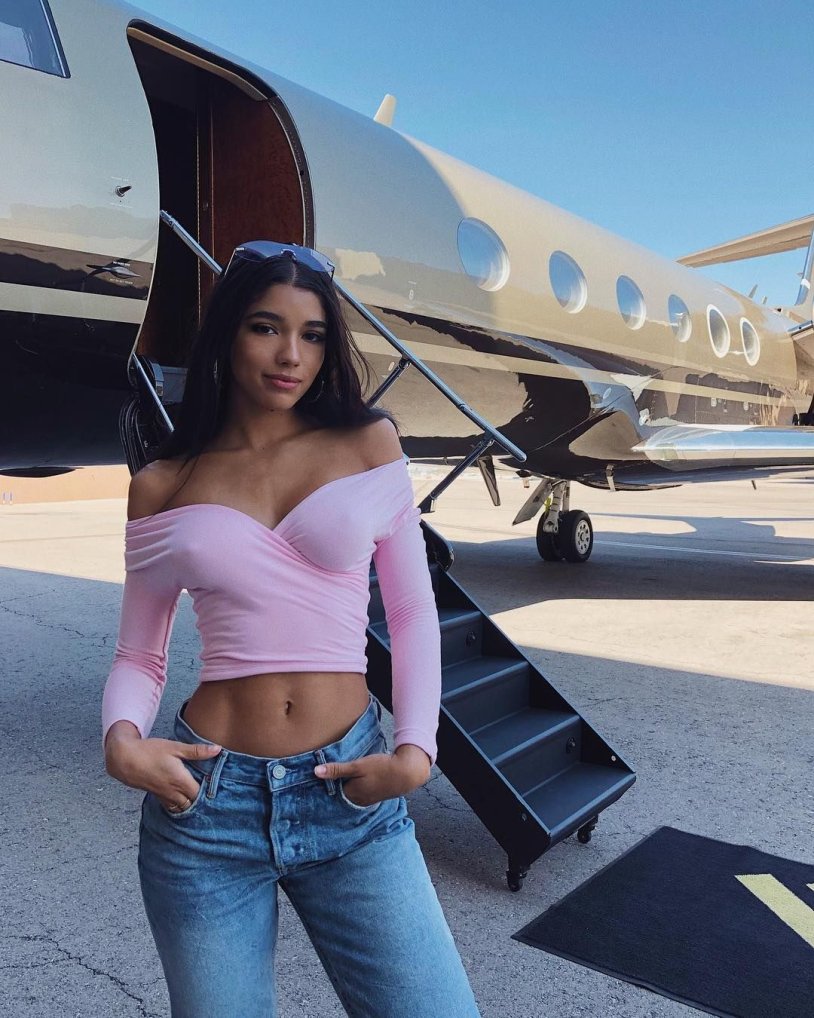 Anna Ventura Retro porn star in nature