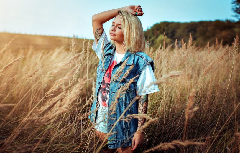 Erotic cover for the VK group