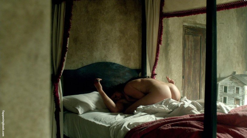 Jessica Parker Kennedy Nude